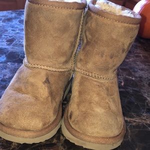 Toddler UGGs size 8
